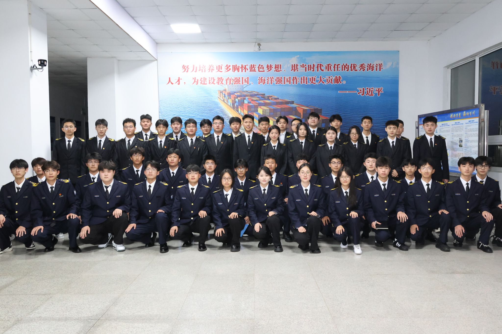 bw必威西汉姆联与应急管理学院顺利举行“携手同行 聚力共进”学生干部交流会